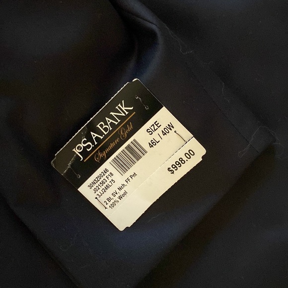 Jos. A Bank - Signature Gold 2-Button Tailored Fit Wool Suit - Navy Blue - Picture 6 of 11